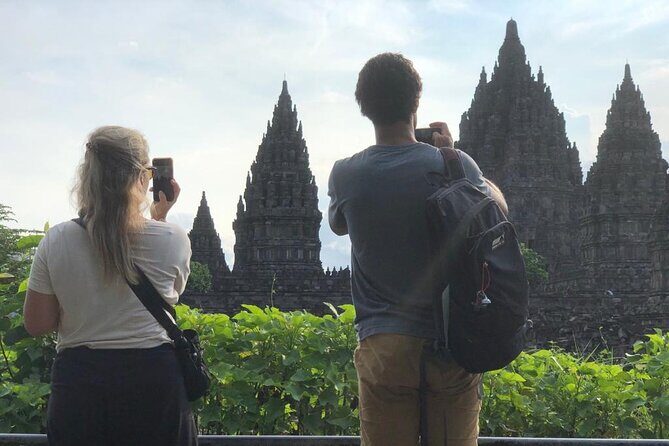Borobudur and Prambanan Temples Shared Guided Tour With Transfer - Yogyakarta Pickup to Temple Gates: How the 10-Hour Day Works