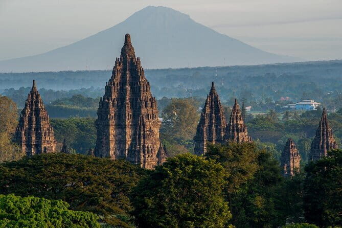 Borobudur (Climb Up), Sultan Palace - Tamansari, Prambanan Tour - Borobudur (Climb Up): your morning engine, not just a stop