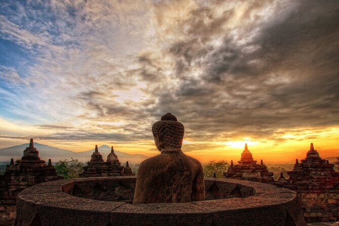 Yogyakarta: Borobudur Sunset Shared Guided Tour - Mendut Buddhist Monastery: the calm companion stop